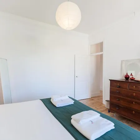 Flh Campolide Charming Appartamento Lisbona